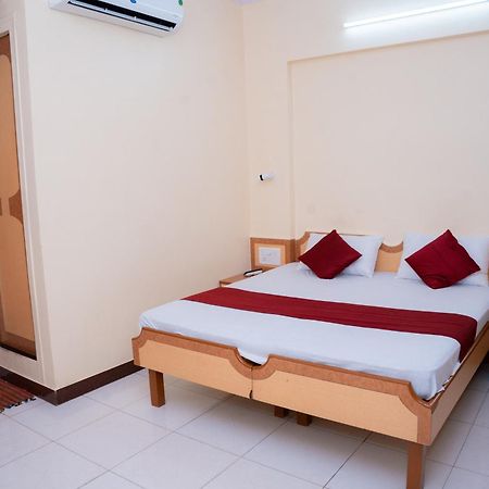 Saigal Guest House Bombaim Exterior foto